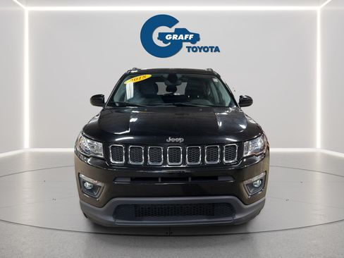 Used 2018 Jeep Compass Latitude FWD image 2
