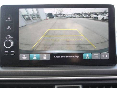 Used 2023 Honda Pilot Touring image 18