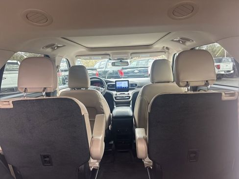 Used 2023 Ford Explorer XLT w/ Equipment Group 202A image 16