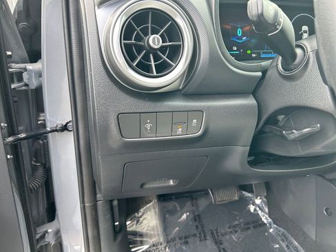 Used 2023 Hyundai Kona SE w/ Cargo Package FWD image 19