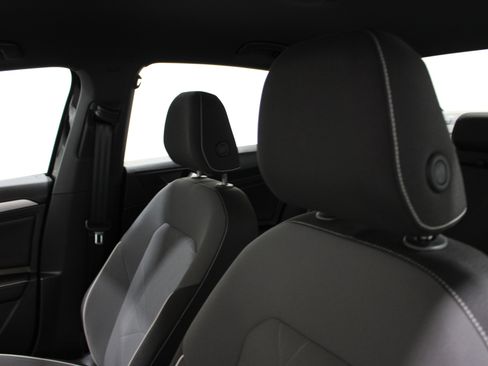 Used 2025 Volkswagen Jetta Sport image 4