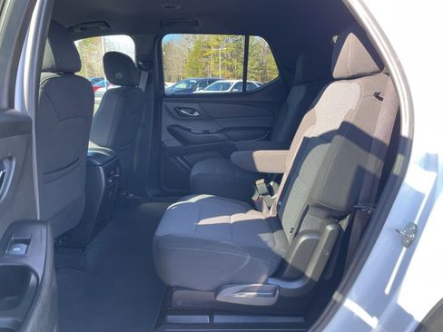 Used 2023 Chevrolet Traverse LT image 32