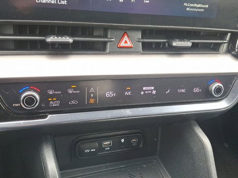 Used 2023 Kia Sportage EX image 15