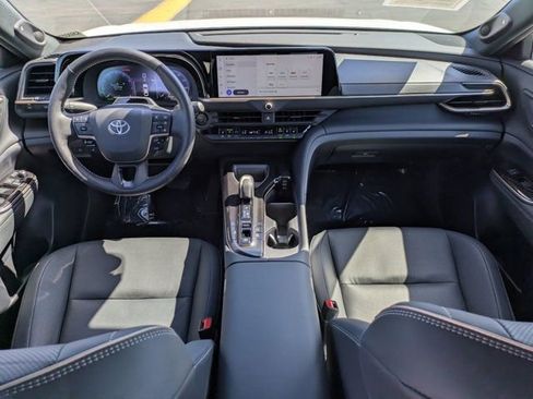 Used 2025 Toyota Crown Limited w/ Advanced Technology Package image 27