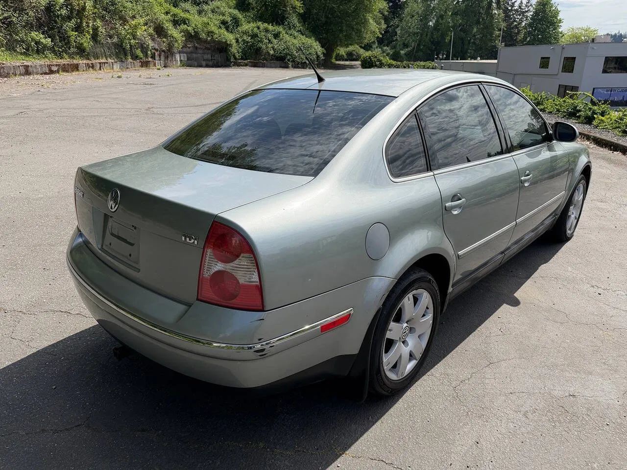 Used 2005 Volkswagen Passat GL FWD image 10