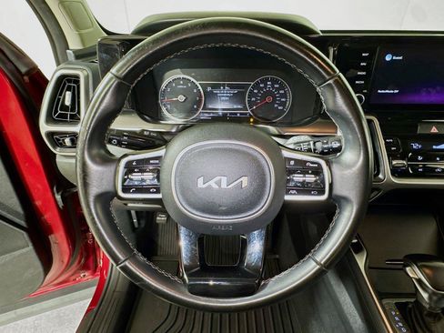 Used 2022 Kia Sorento S FWD image 9