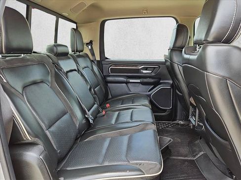 Used 2019 RAM 1500 Laramie AWD/4WD image 18