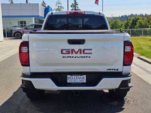 Used 2024 GMC Canyon AT4 w/ AT4 Premium Package AWD/4WD image 4
