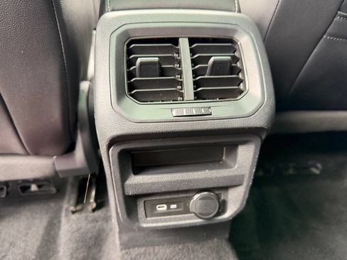 Used 2022 Volkswagen Tiguan SE FWD image 26