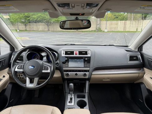 Used 2016 Subaru Outback 2.5i Limited AWD/4WD image 9