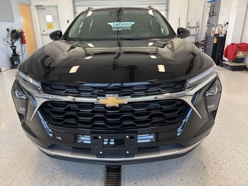 New 2026 Chevrolet Trax LT w/ Driver Confidence Package FWD image 4