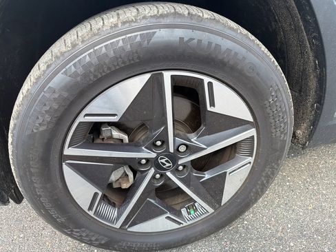 Certified 2025 Hyundai Tucson SEL AWD/4WD image 9