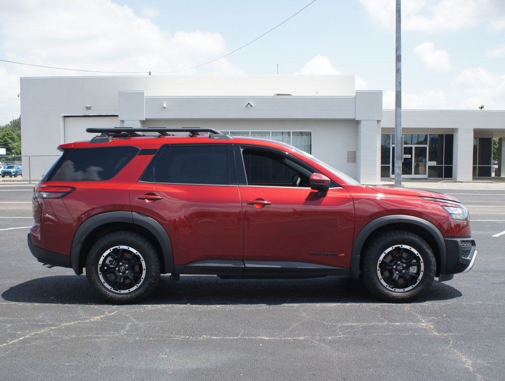 Used 2025 Nissan Pathfinder Rock Creek AWD/4WD image 21