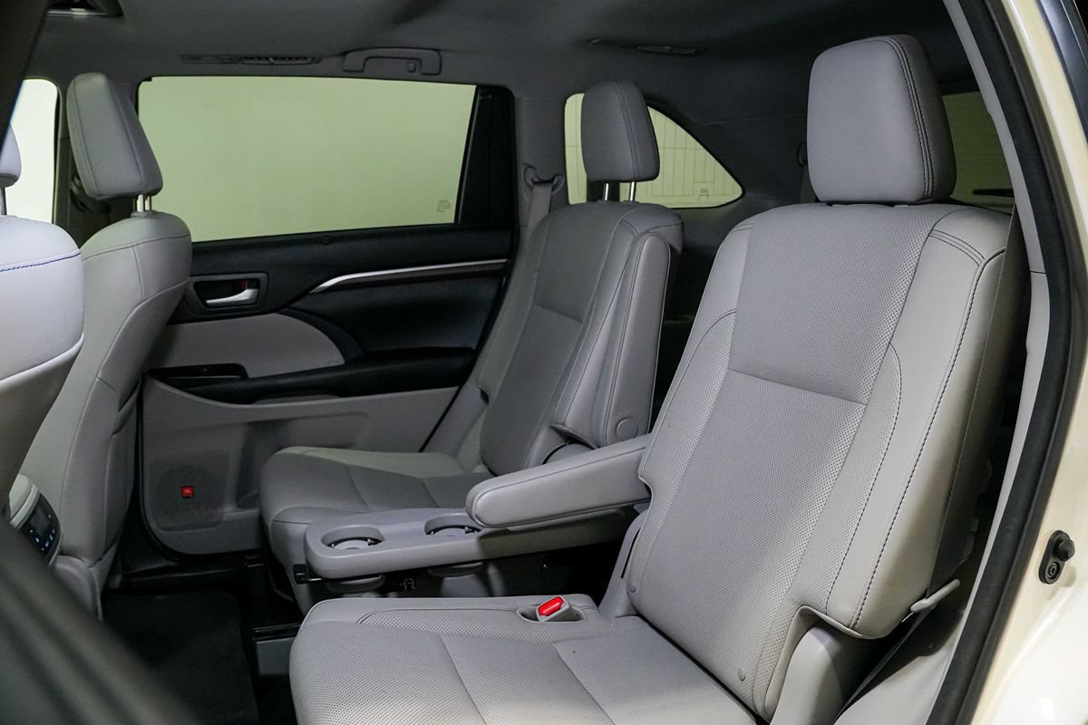 Used 2016 Toyota Highlander Limited FWD image 15