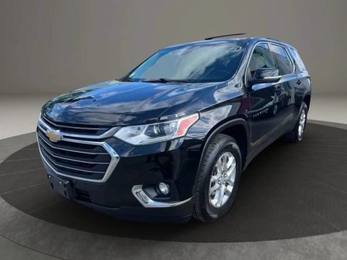 Used 2021 Chevrolet Traverse LT AWD/4WD image 1
