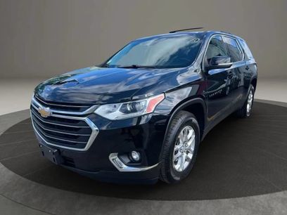 Used 2021 Chevrolet Traverse LT