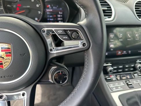 Used 2025 Porsche 718 Cayman image 31