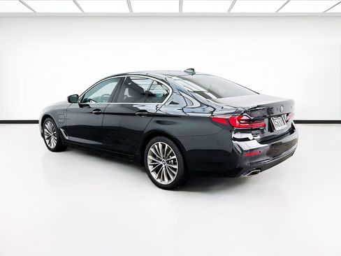 Used 2023 BMW 530e w/ Premium Package image 6