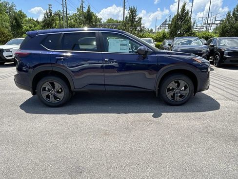 New 2026 Nissan Rogue SV FWD image 8