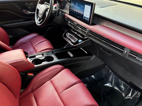 Used 2025 Lincoln Corsair Grand Touring w/ Equipment Group 302A image 15