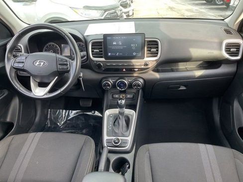 Used 2022 Hyundai Venue SEL image 7