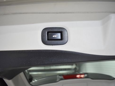 Used 2016 Nissan Rogue SL image 33