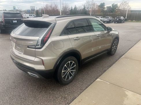 Used 2025 Cadillac XT4 Sport image 3