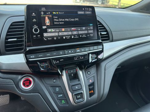 Used 2025 Honda Odyssey Sport-L image 25
