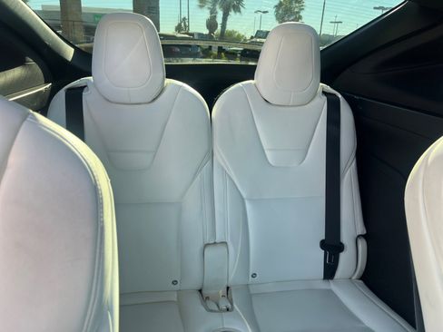 Used 2016 Tesla Model X image 17