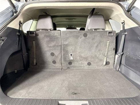 Used 2024 Toyota Highlander LE image 35