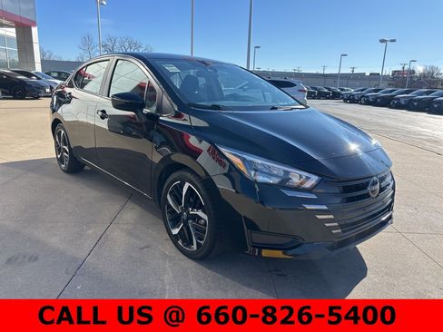 Used 2024 Nissan Versa SR image 4