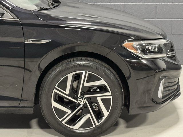 Used 2024 Volkswagen Jetta SEL FWD image 16