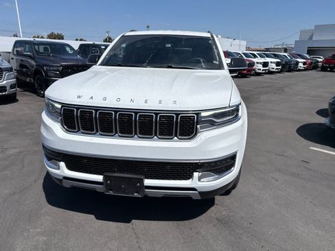 Used 2024 Jeep Wagoneer Series II w/ Flexible Seating Group AWD/4WD image 5