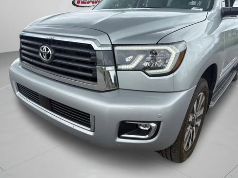 Used 2021 Toyota Sequoia Limited w/ Safety & Convenience Package AWD/4WD image 36