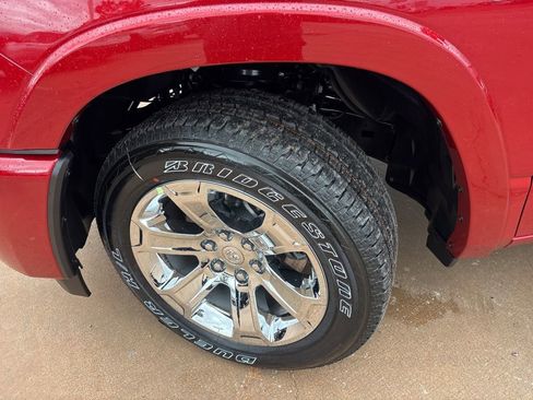 New 2026 RAM 1500 Big Horn AWD/4WD image 9