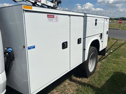 New 2025 Ford F600 4x4 Regular Cab Super Duty w/ XL Chrome Package image 27