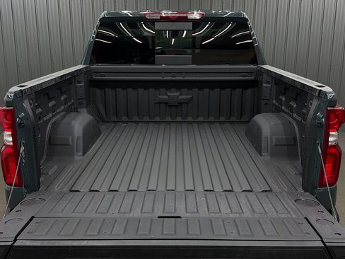 Used 2026 Chevrolet Silverado 1500 LT Trail Boss w/ LT Trail Boss Premium Package AWD/4WD image 17