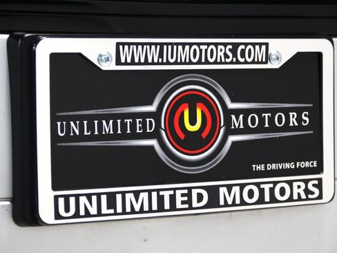 Used 2025 Land Rover Range Rover Velar Dynamic SE AWD/4WD image 21