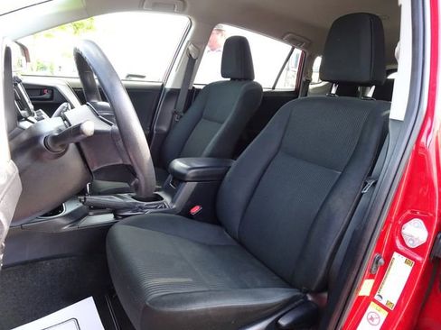 Used 2017 Toyota RAV4 LE FWD image 11