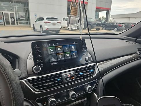 Used 2019 Honda Accord Sport image 13