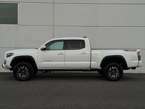 Certified 2023 Toyota Tacoma TRD Off-Road w/ Technology Package AWD/4WD image 4