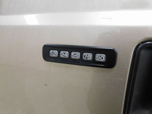 Used 2005 Ford F350 Lariat image 14