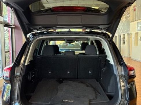 Used 2026 Nissan Rogue SV FWD image 14