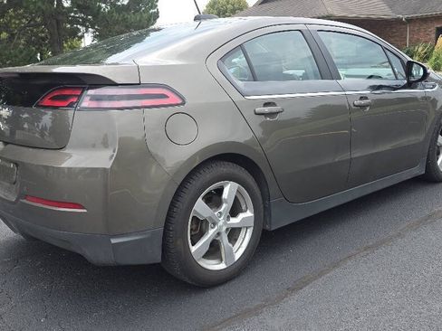 Used 2015 Chevrolet Volt Premium w/ Premium Trim Package FWD image 3