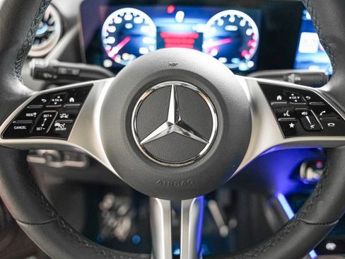 Certified 2024 Mercedes-Benz GLA 250 w/ Exclusive Package image 16