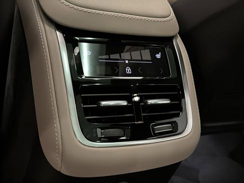 New 2026 Volvo XC90 T8 Plus w/ Protection Package Premier image 28