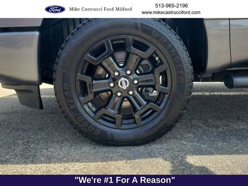 Used 2019 Nissan Titan SV w/ SV Convenience Package AWD/4WD image 9