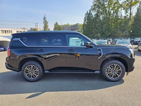 New 2025 Nissan Armada SL image 4