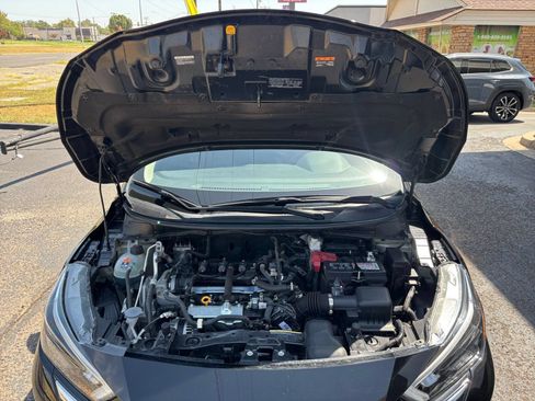Used 2025 Nissan Versa SV FWD image 25