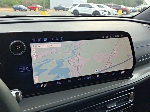 New 2026 Chevrolet Traverse LT w/ Sun and Wheel Package image 13